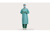 medicīnas speciālists, kuram mugurā BARRIER ķirurģiskais apģērbs Classic